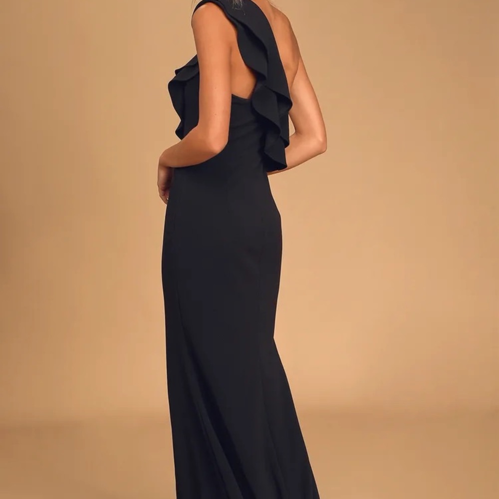 Grand Beauty Black Ruffled One-Shoulder Mermaid Maxi Dress